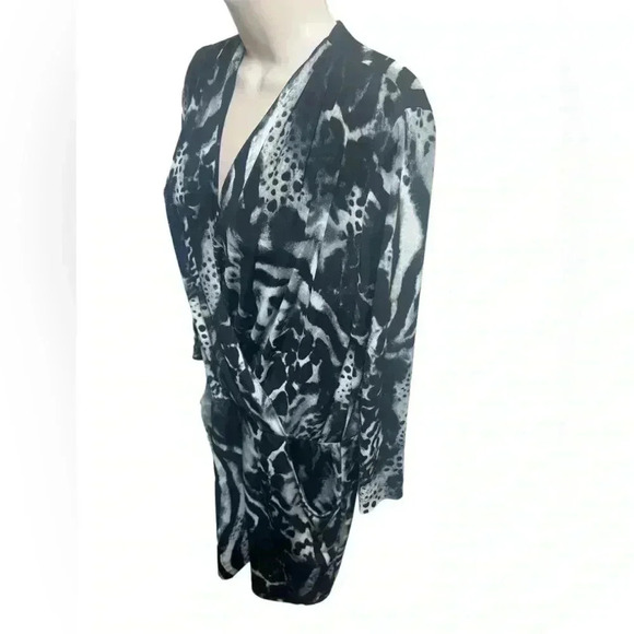 Chico’s Black & White Animal Print Romper – Size M/8 - Picture 2 of 9